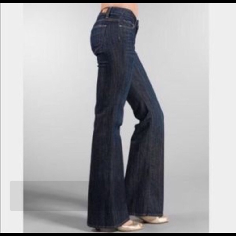 Paige Jeans — Robertson style — size 25